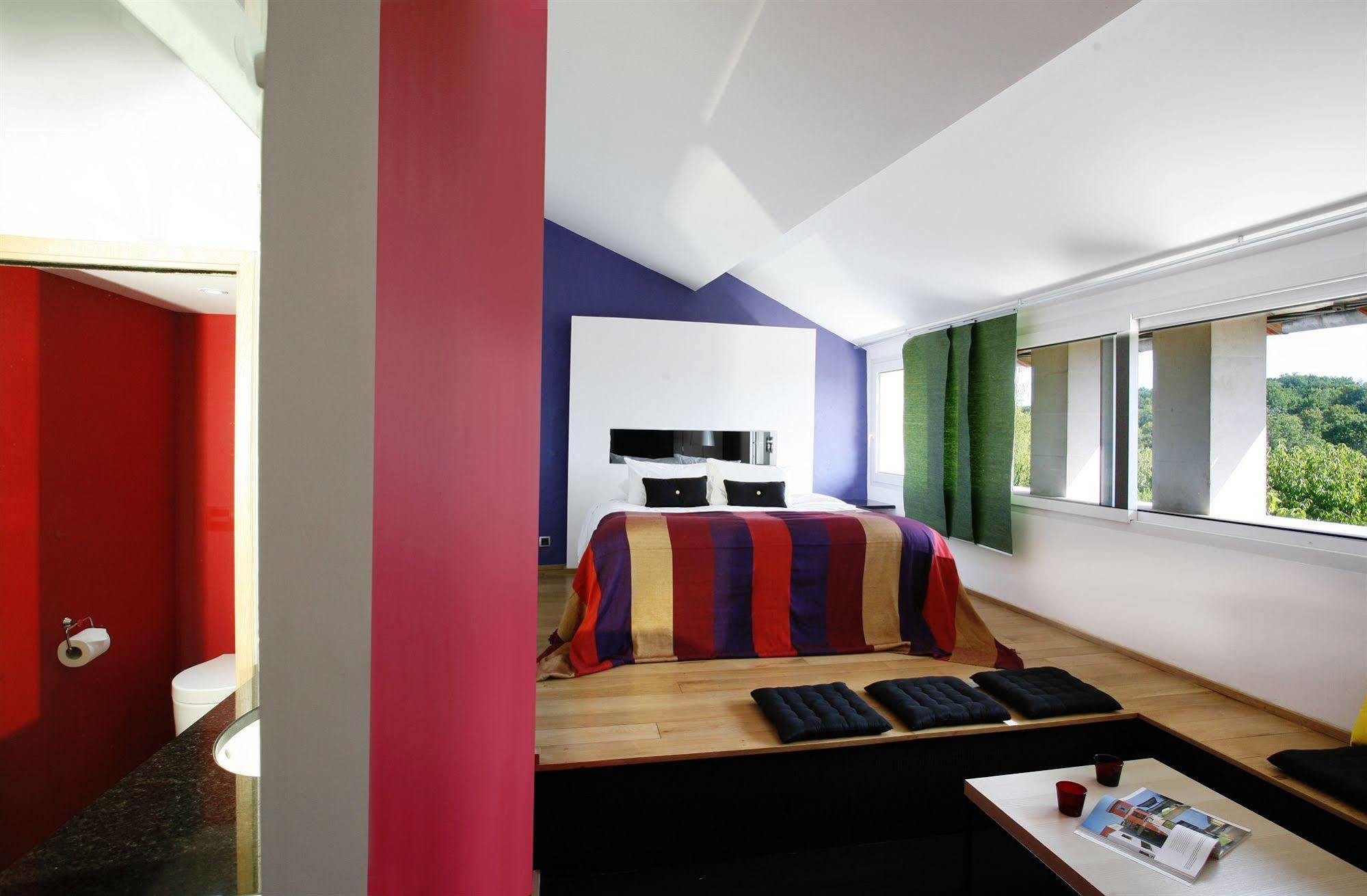 Design Hotel Des Francs Garcons Saint-Sauvant  Eksteriør bilde