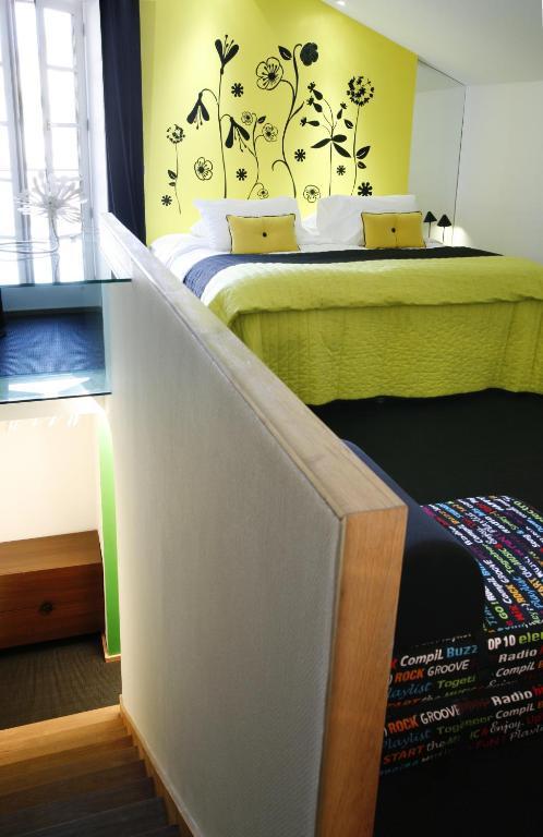 Design Hotel Des Francs Garcons Saint-Sauvant  Rom bilde